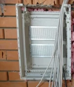 Установка корпуса щита накладного